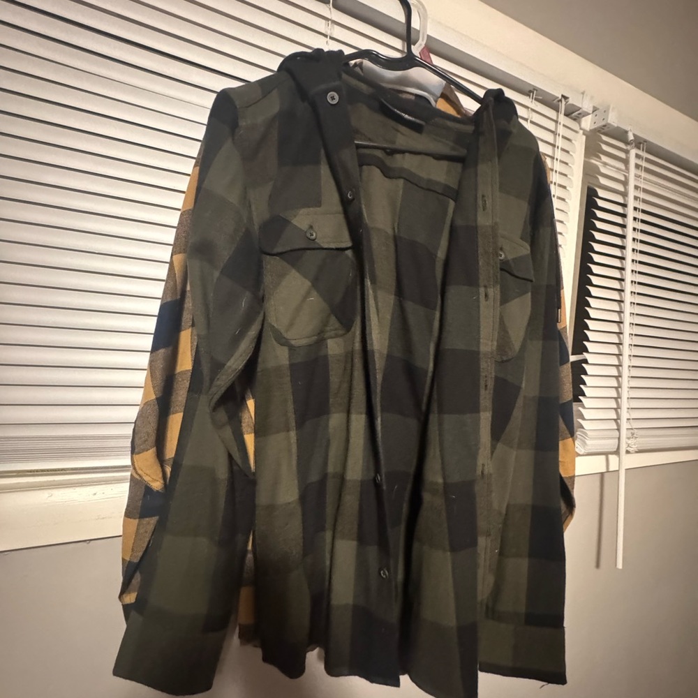 No Boundaries Green and Black Plaid Dress Shirt
